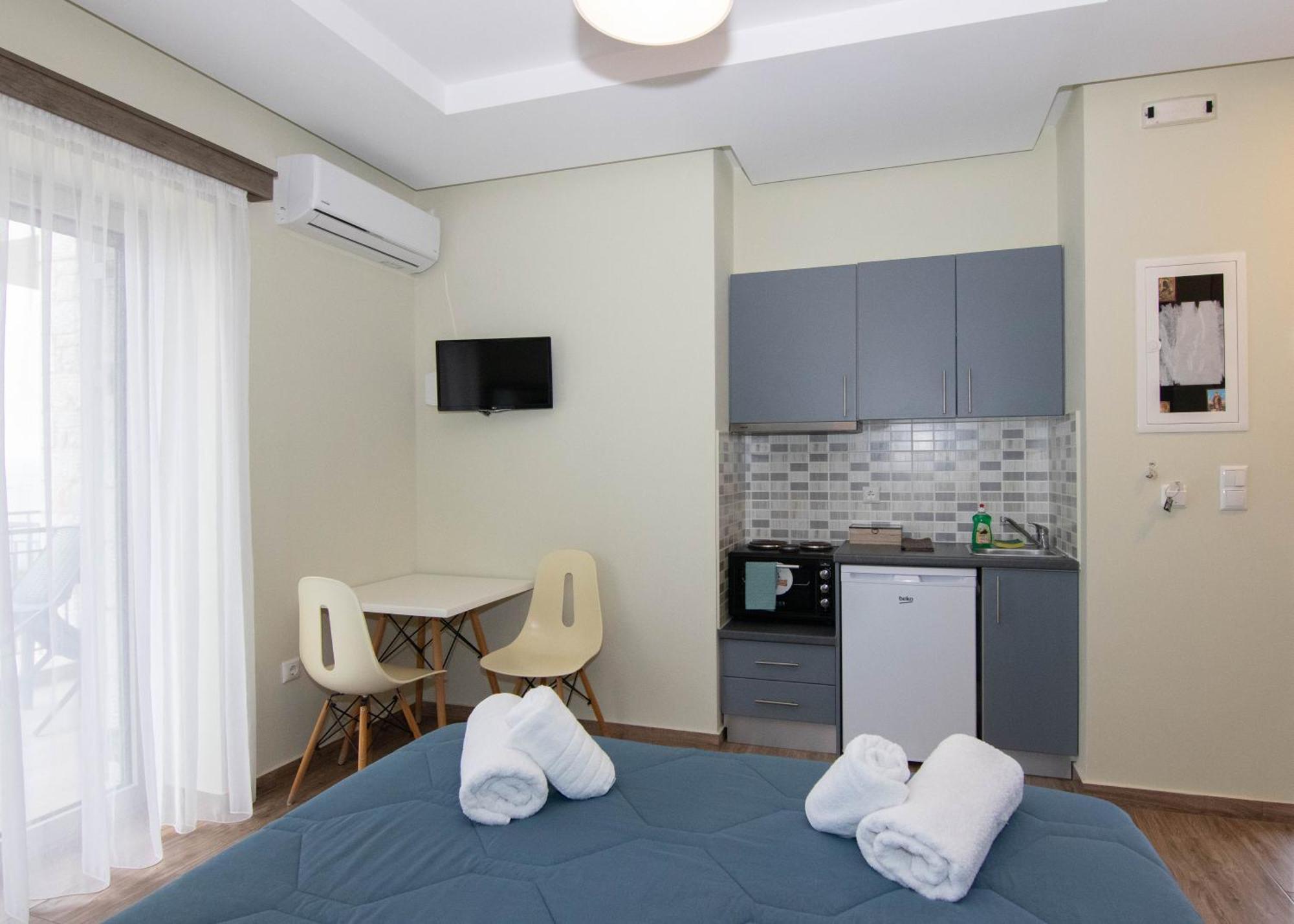 Verga'S Apartments Kalamáta Kamer foto